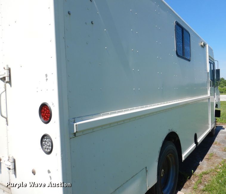 image for item DP5575 1999 Freightliner MT55  delivery van