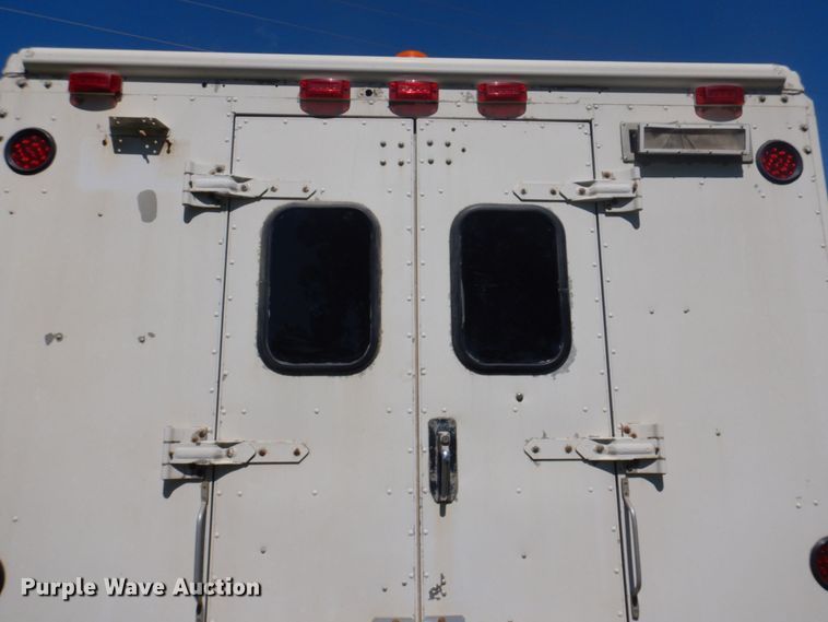 image for item DP5575 1999 Freightliner MT55  delivery van