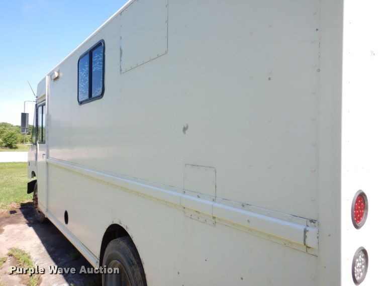 image for item DP5575 1999 Freightliner MT55  delivery van