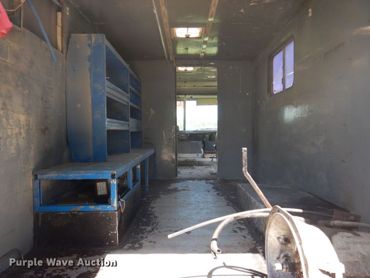 image for item DP5575 1999 Freightliner MT55  delivery van