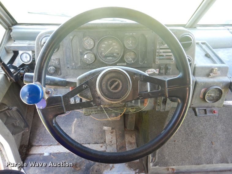 image for item DP5575 1999 Freightliner MT55  delivery van