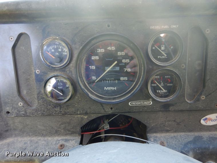 image for item DP5575 1999 Freightliner MT55  delivery van