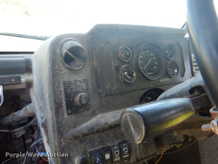 image for item DP5575 1999 Freightliner MT55  delivery van