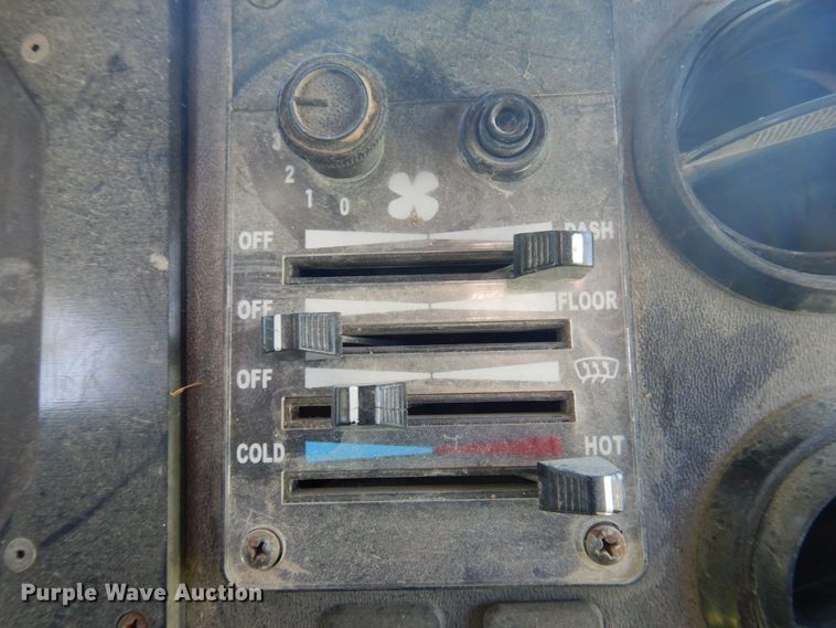 image for item DP5575 1999 Freightliner MT55  delivery van