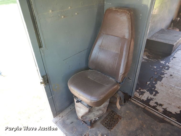 image for item DP5575 1999 Freightliner MT55  delivery van