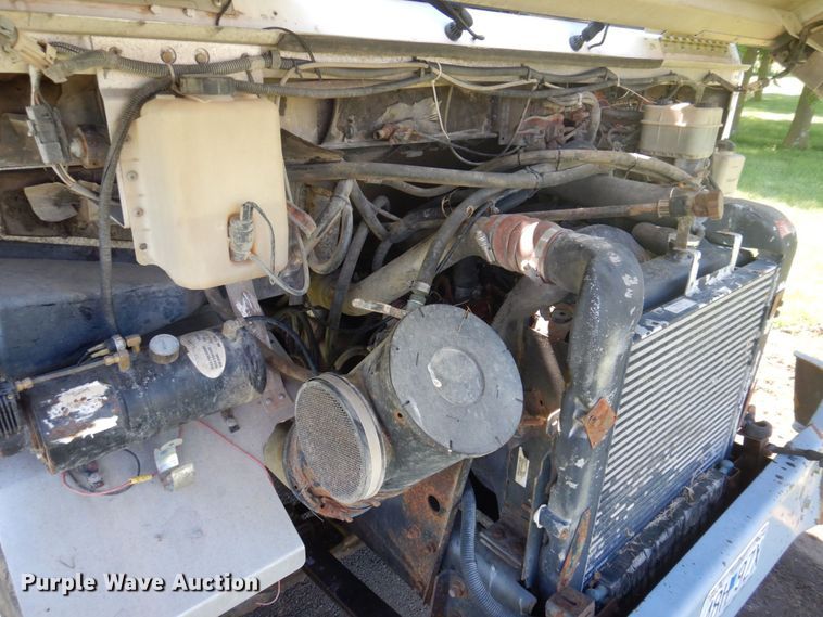 image for item DP5575 1999 Freightliner MT55  delivery van