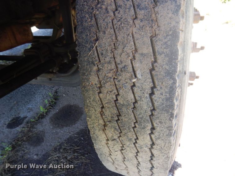 image for item DP5575 1999 Freightliner MT55  delivery van