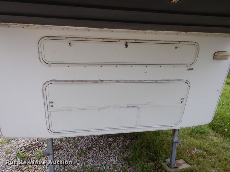 image for item DP5576 2000 Nuwa 31 FKTG Hitchhiker II  camper