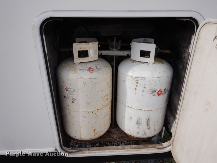 image for item DP5576 2000 Nuwa 31 FKTG Hitchhiker II  camper