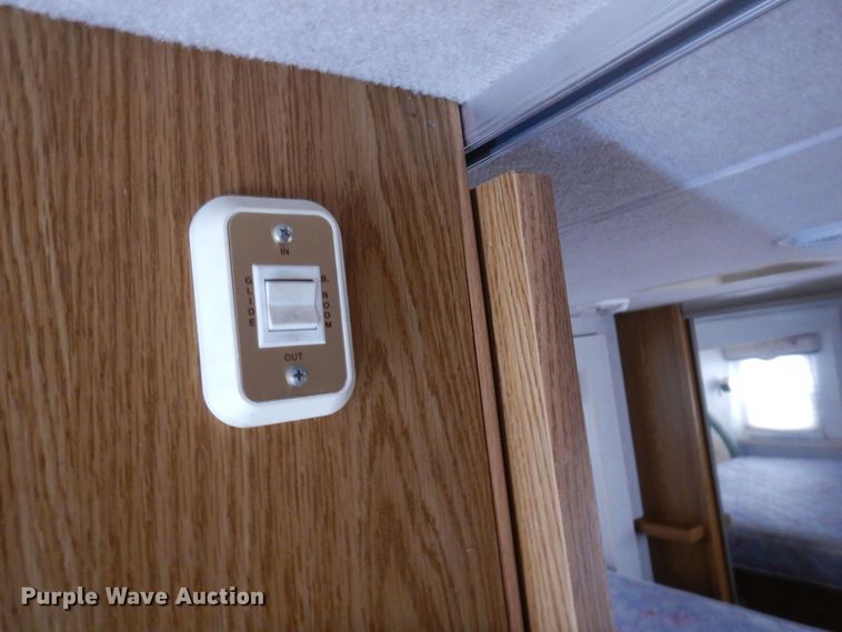 image for item DP5576 2000 Nuwa 31 FKTG Hitchhiker II  camper