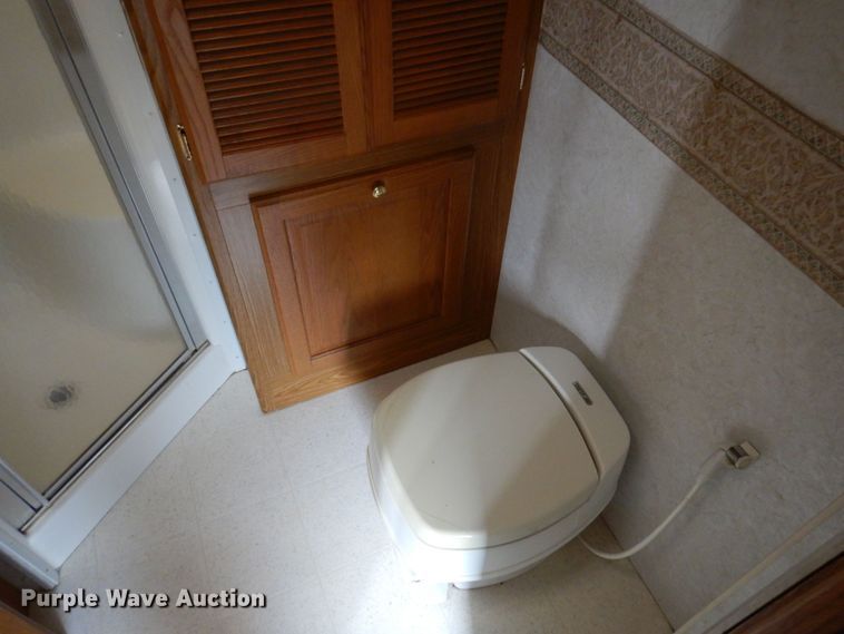 image for item DP5576 2000 Nuwa 31 FKTG Hitchhiker II  camper