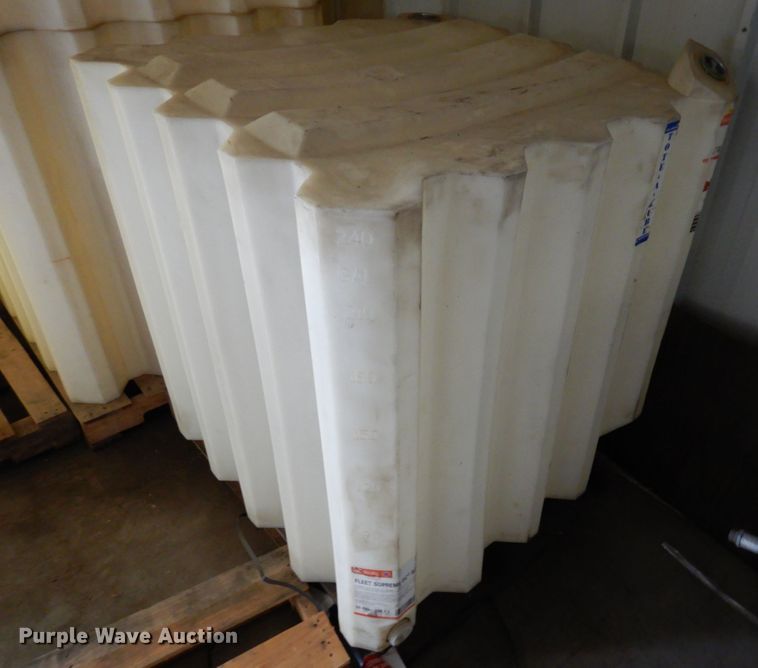 image for item DR0481 (3) 240 gallon poly tanks