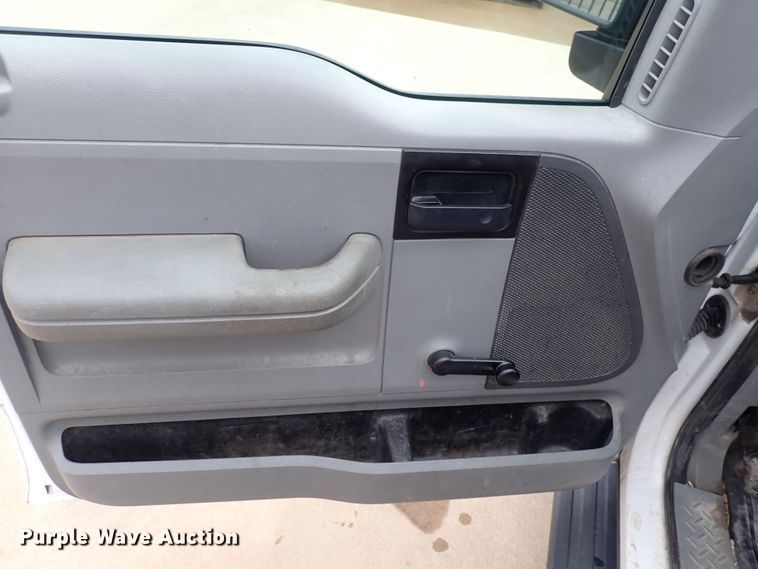 image for item DS7104 2005 Ford F150  SuperCab pickup truck