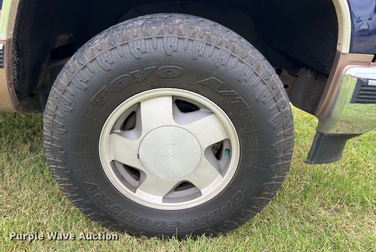 image for item DS8275 1996 Chevrolet K1500  Ext. Cab pickup truck