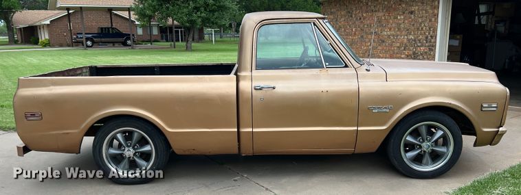 image for item DS8276 1969 Chevrolet C10  pickup truck