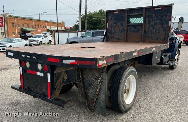 image for item DS8279 2005 Ford F750  flatbed truck