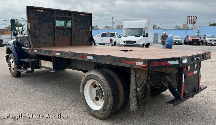 image for item DS8279 2005 Ford F750  flatbed truck
