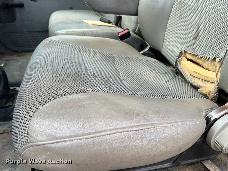 image for item DS8279 2005 Ford F750  flatbed truck