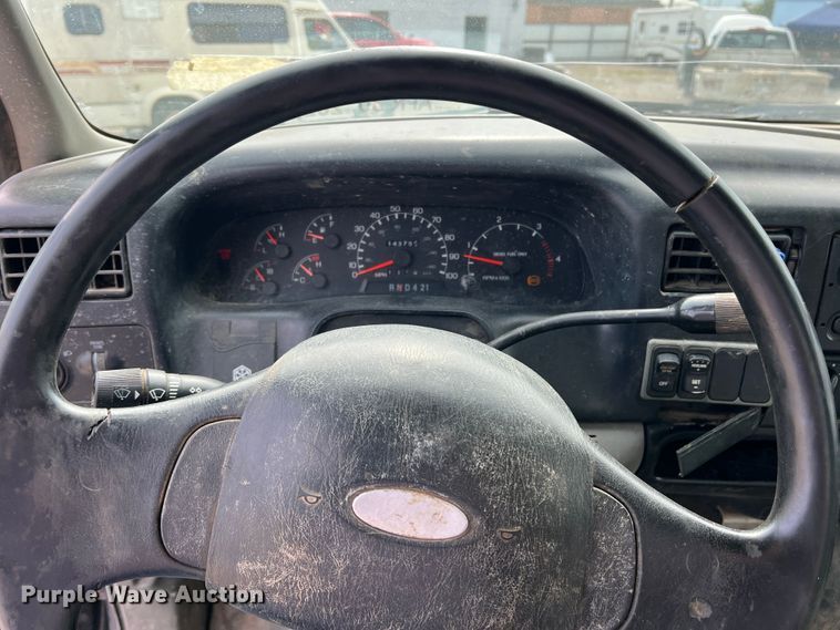 image for item DS8279 2005 Ford F750  flatbed truck