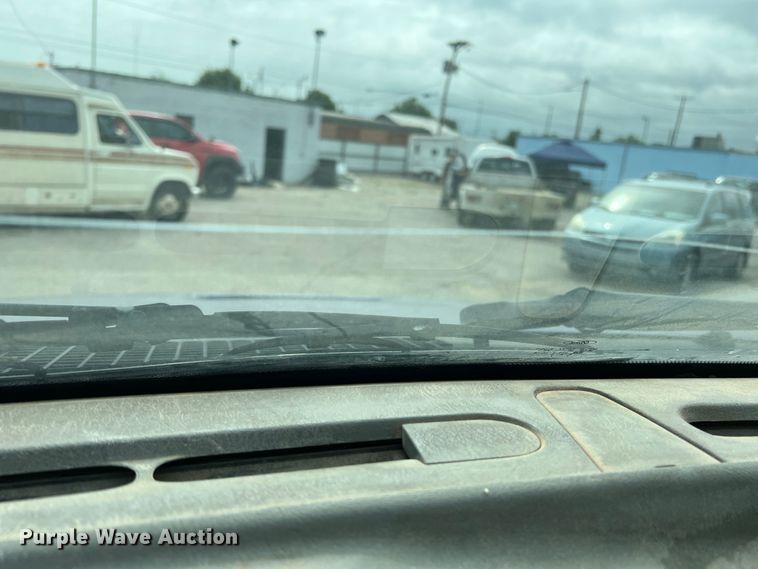 image for item DS8279 2005 Ford F750  flatbed truck