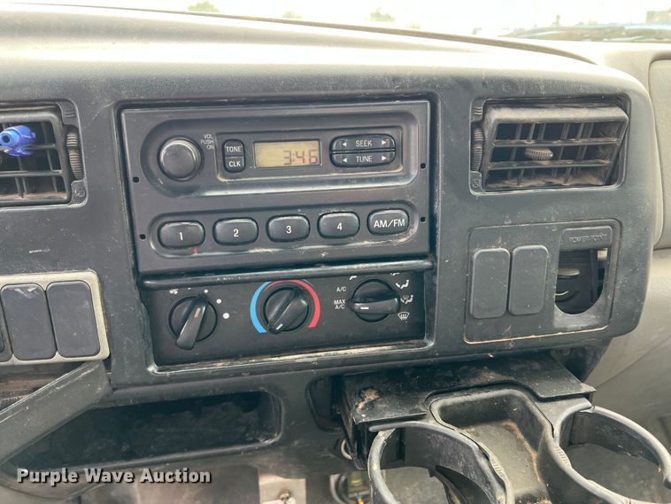 image for item DS8279 2005 Ford F750  flatbed truck