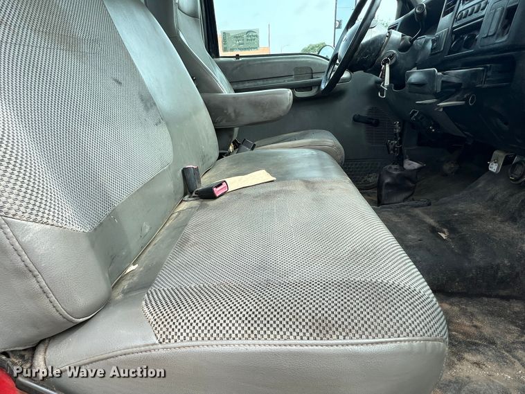 image for item DS8279 2005 Ford F750  flatbed truck