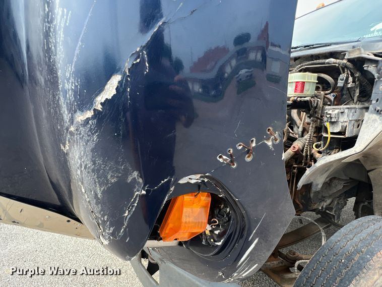 image for item DS8279 2005 Ford F750  flatbed truck