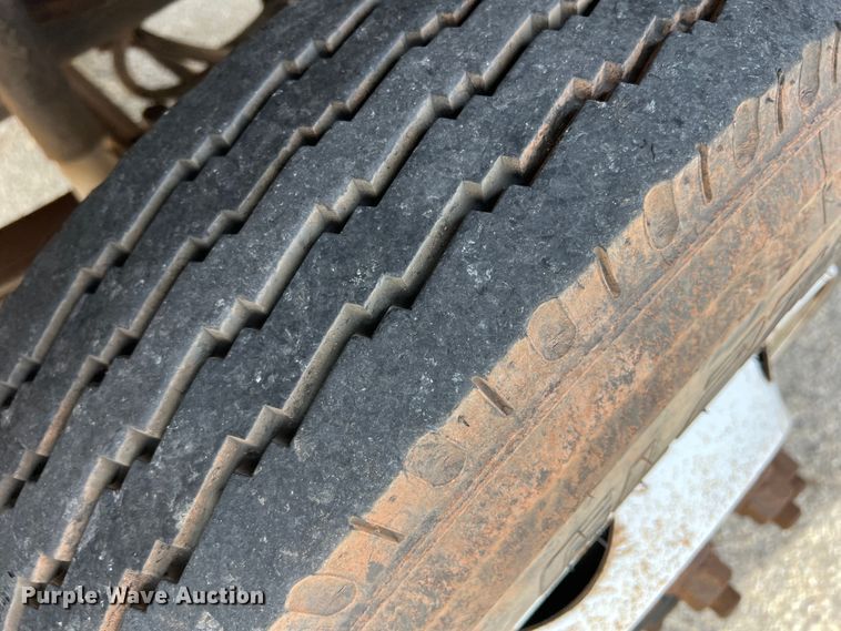 image for item DS8279 2005 Ford F750  flatbed truck