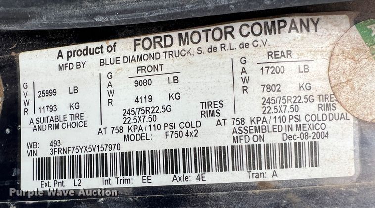 image for item DS8279 2005 Ford F750  flatbed truck