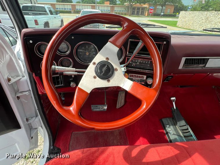 image for item DS8281 1983 GMC Sierra Classic 1500  pickup truck