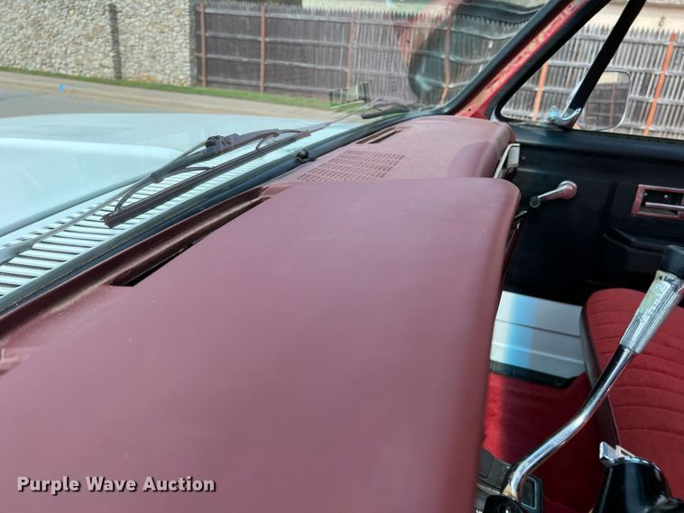 image for item DS8281 1983 GMC Sierra Classic 1500  pickup truck