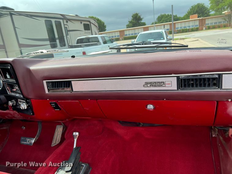 image for item DS8281 1983 GMC Sierra Classic 1500  pickup truck