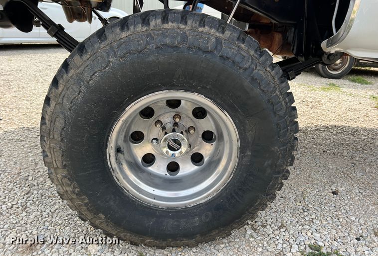 image for item DS8281 1983 GMC Sierra Classic 1500  pickup truck