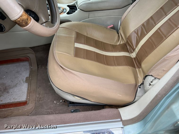 image for item DS8285 2001 Jaguar XJ8