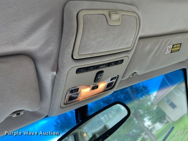 image for item DS8285 2001 Jaguar XJ8