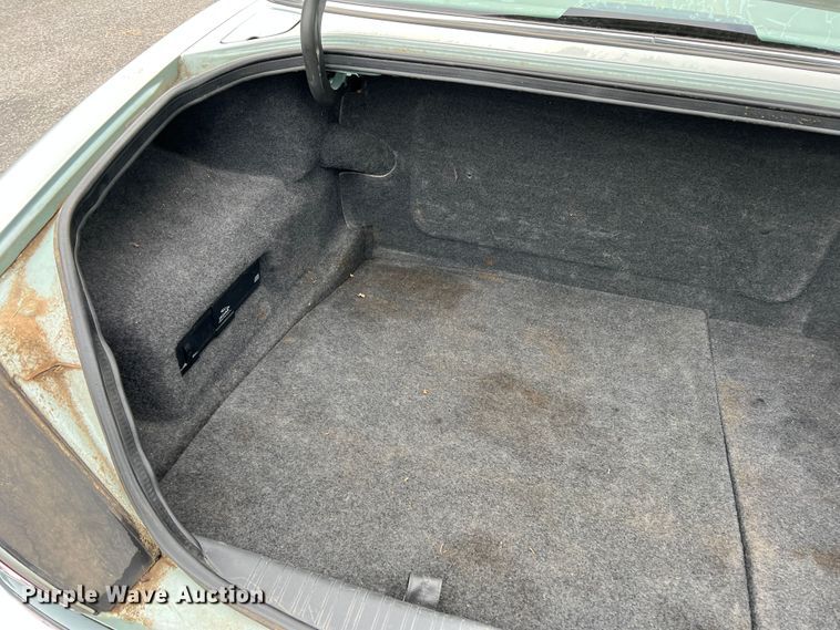 image for item DS8285 2001 Jaguar XJ8