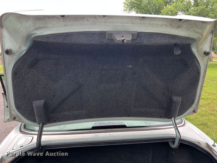 image for item DS8285 2001 Jaguar XJ8