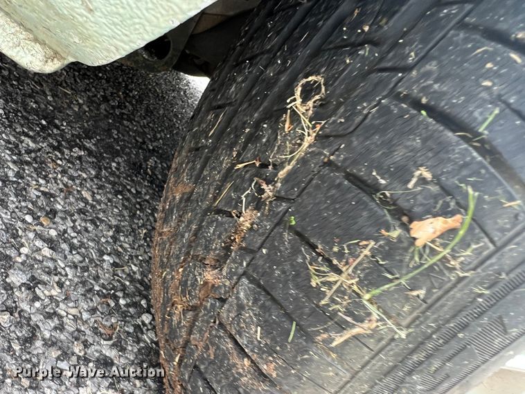 image for item DS8285 2001 Jaguar XJ8