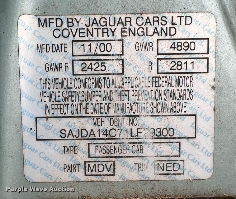 image for item DS8285 2001 Jaguar XJ8