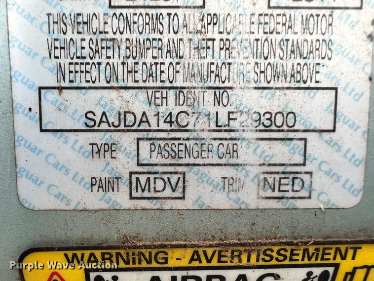 image for item DS8285 2001 Jaguar XJ8