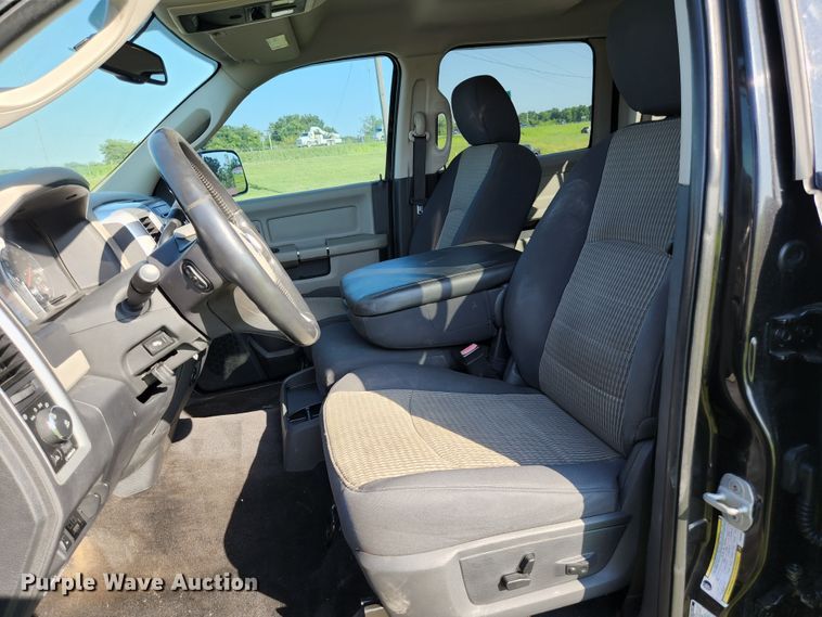 image for item HK9323 2011 Dodge Ram 2500HD Crew Cab pickup truck