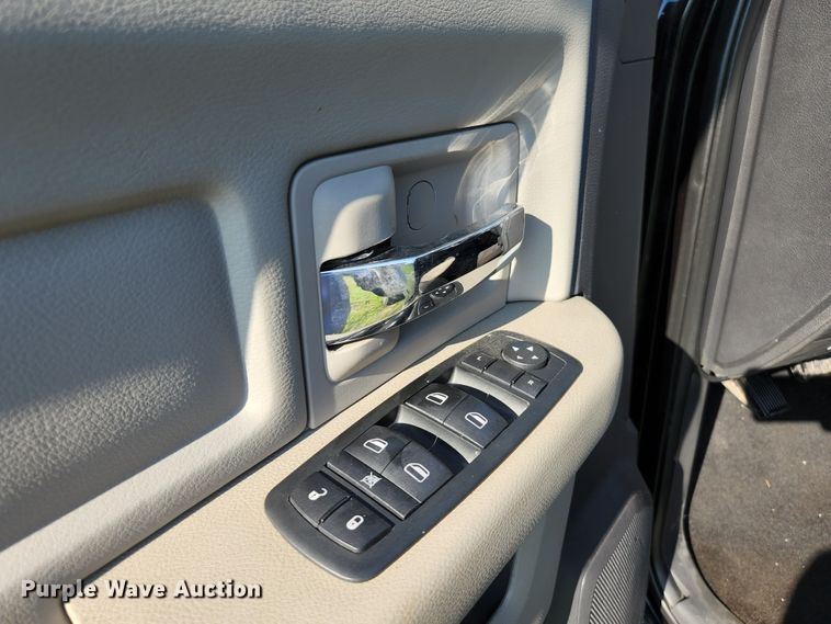 image for item HK9323 2011 Dodge Ram 2500HD Crew Cab pickup truck