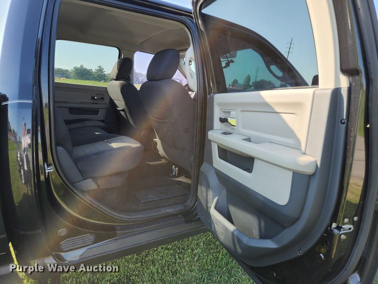 image for item HK9323 2011 Dodge Ram 2500HD Crew Cab pickup truck