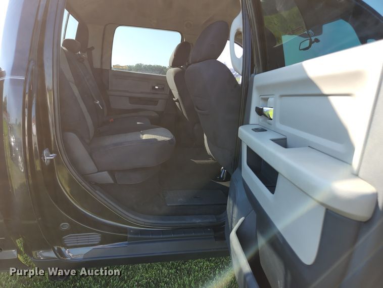 image for item HK9323 2011 Dodge Ram 2500HD Crew Cab pickup truck