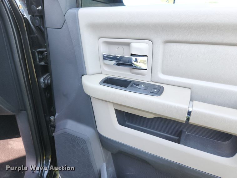 image for item HK9323 2011 Dodge Ram 2500HD Crew Cab pickup truck