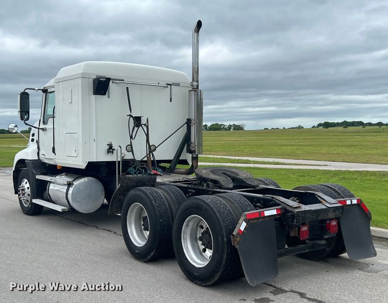 image for item HL9102 2005 Mack CXN613  semi truck