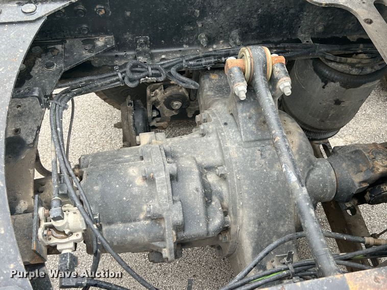 image for item HL9102 2005 Mack CXN613  semi truck