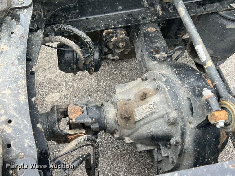 image for item HL9102 2005 Mack CXN613  semi truck