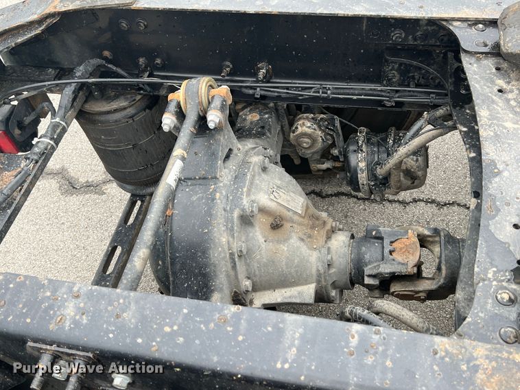 image for item HL9102 2005 Mack CXN613  semi truck