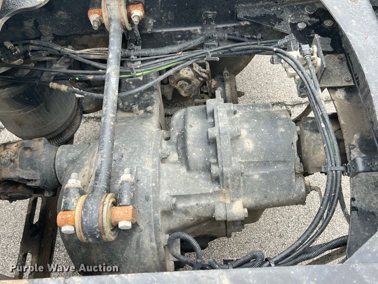 image for item HL9102 2005 Mack CXN613  semi truck